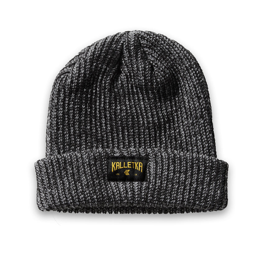 Kalletka Arch Label Beanie in Heather Black
